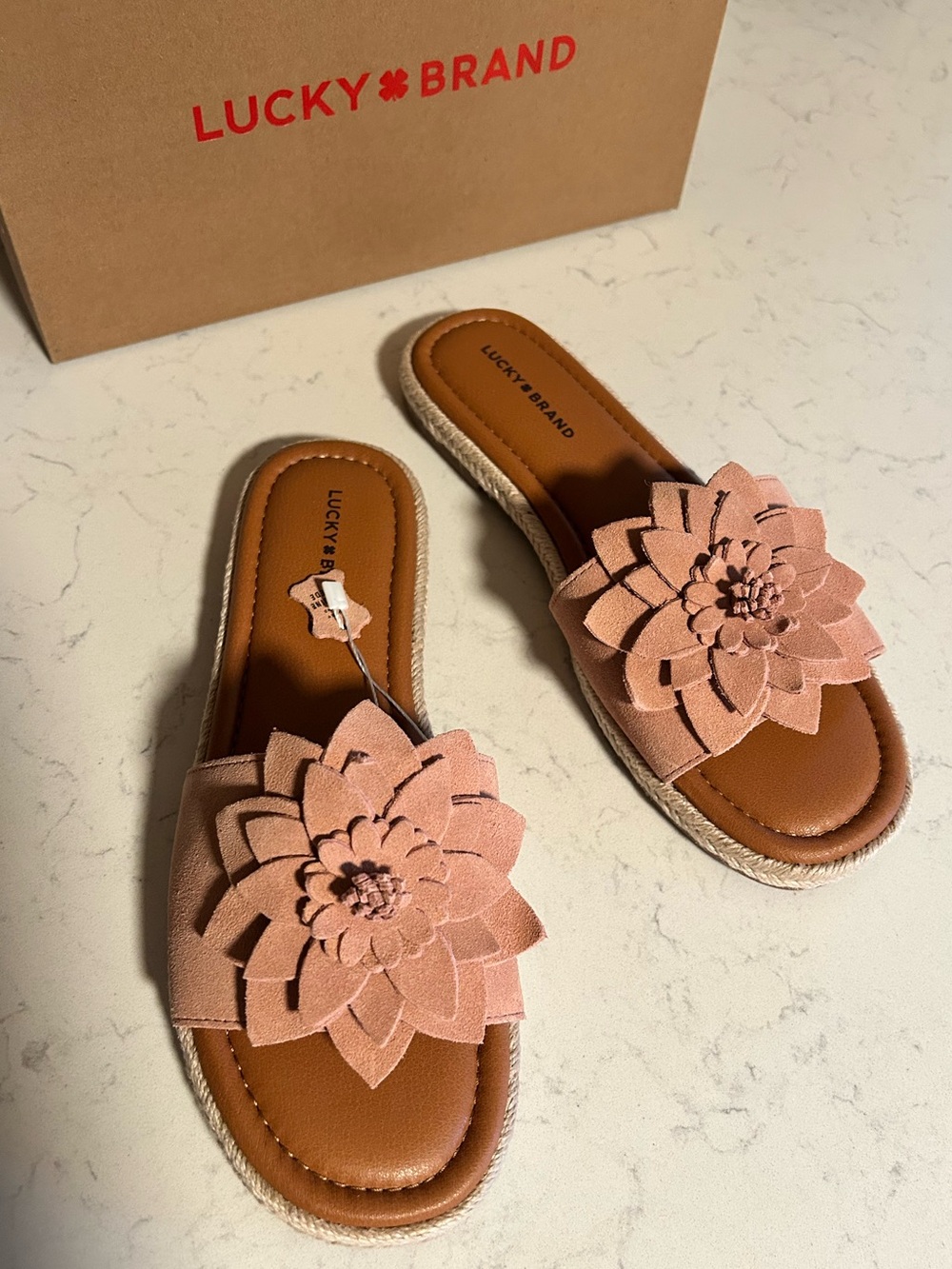 NIB🍀 Lucky Brand Pinita Genuine Suede Leather Flower Slide Sandals in Bellini